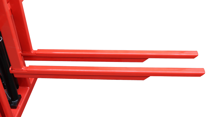 Gabelzinken eines roten Handstaplers in gerader Bauform in seitlicher Detailansicht