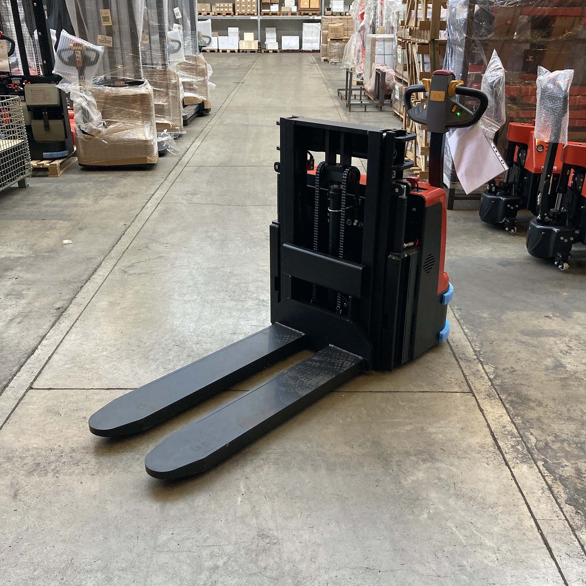 Deichselstapler mit Initialhub 1500 kg 1200mm
